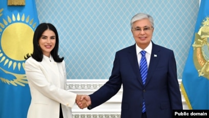 Ставропольде қыз жыныстық қатынасқа серіктес іздейді.