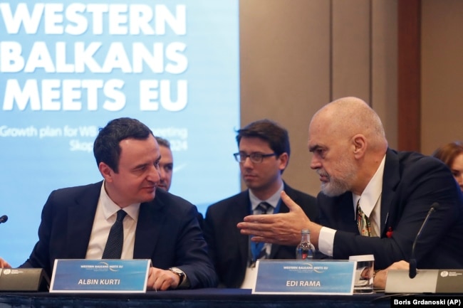 Kryeministri i Kosovës, Albin Kurti me kryeministrin e Shqipërisë, Edi Rama, në takimin e mbajtur në janar të vitit 2024, për të diskutuar Planin e Rritjes të BE-së.