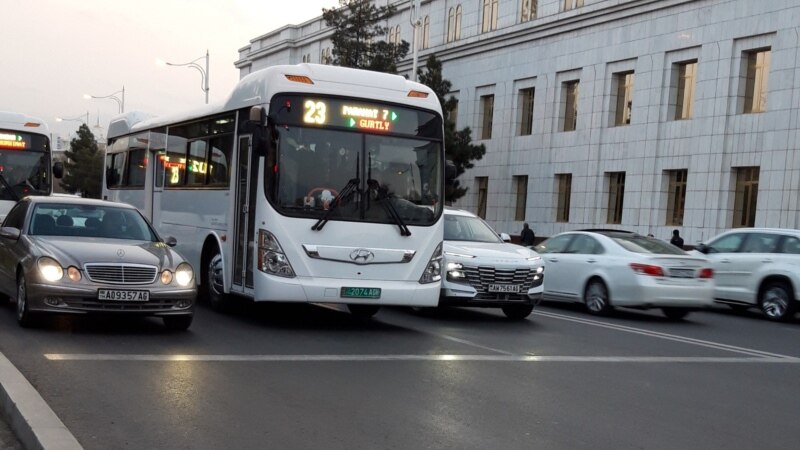 Aşgabatdaky ýolagçy awtoulag kärhanasy 'tozaýar'