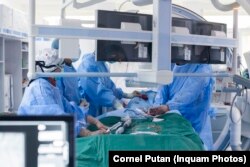 Mai mulți medici ar fi trebuit să meargă la Suceava pentru a preleva organele de la Pavel. Imagine generică.