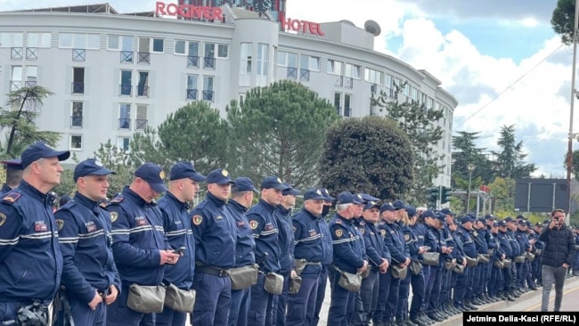 Policët gjatë protestës së opozitës shqiptare në Tirane. 3 mars 2023.