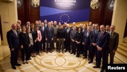 Министры иностранных дел стран ЕС, собравшиеся в Киеве 2 октября 2023 года, пообещали не уменьшать поддержку Украины