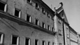 Penitenciarul de la Sighet/Maramureș a făcut parte din sistemul de zeci de închisori comuniste. De la jumătatea anului 1950, penitenciarul a devenit unul exclusiv politic, în care a fost întemnițată elita interbelică.