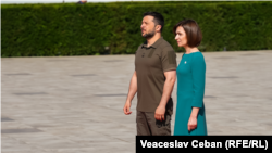 Președintele Ucrainei, Volodimir Zelenski, și președinta R. Moldova, Maia Sandu, la Summitul Comunității Politice Europene de la Bulboaca, din 1 iunie 2023.