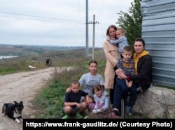 Наташа со своими детьми убежала в Молдову после начала войны