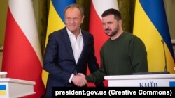 Премьер-министр Польши Дональд Туск и президент Украины Владимир Зеленский