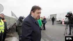  Служебният министър на районното развиване Иван Шишков по време на инспекция на Северната скоростна дъга на София, 28 февруари 2023 година 
