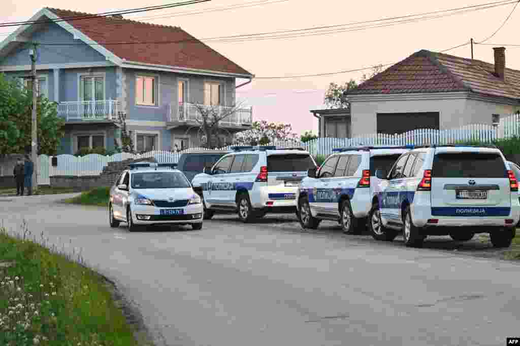 Полициски патроли во местата околу Младеновац.