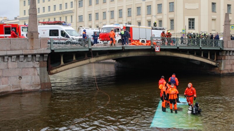 Cel puțin trei morți după căderea unui autobus în râu la St. Petersburg