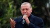 თურქეთის პრეზიდენტი რეჯეპ ტაიპ ერდოანი მომხრეებს მიმართავს საპრეზიდენტო არჩევნების მეორე ტურის შემდეგ. 28 მაისი, 2023 წელი