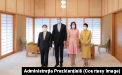 7 martie 2023. Preşedintele Klaus Iohannis a fost primit, marţi, de Împăratul Japoniei, Naruhito, şi împărăteasa Japoniei, Masako, la Palatul Imperial din Toyko. Șeful statului a afirmat că România este interesată să deschidă la Tokyo un Oficiu pentru Știință și Tehnologie. „Cultura rămâne un liant între popoarele noastre, așa cum o arată schimburile consistente dintre teatrele și universitățile de artă din cele două țări. Mă bucur să anunțăm tot astăzi înființarea unui Institut Cultural Român la Tokyo”, a mai precizat Iohannis.