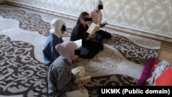 Бишкектеги мыйзамсыз иштеп жаткан диний балдар лагери. Сүрөттүн жаңылыкка тиешеси жок.