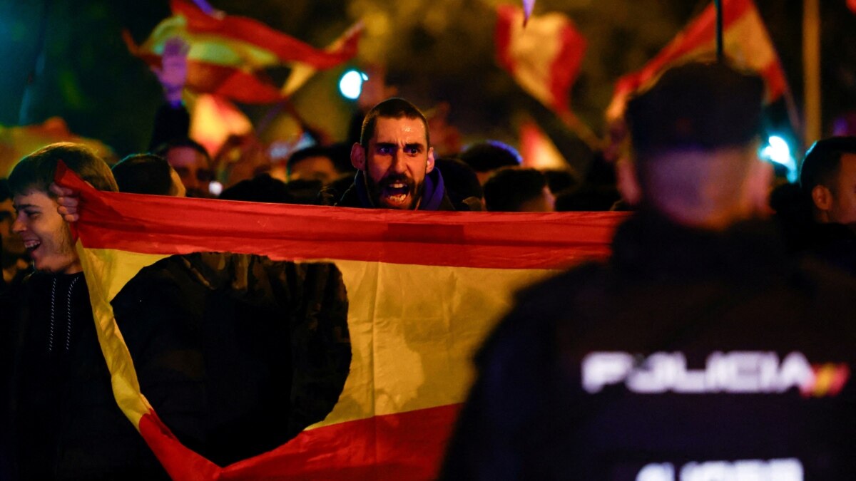 За едните е исторически успех, за другите – предателство и