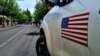 Vozilo sa američkom zastavom u Zvečanu gde su pripadnici KFOR-a postavljeni na dan protesta lokalnih Srba 29. maja 2023.