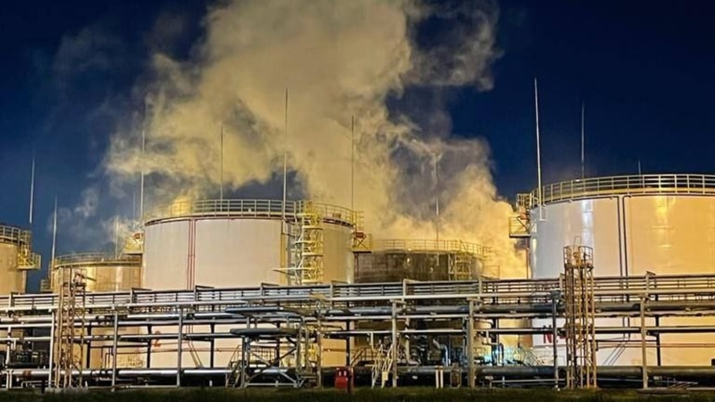 Російська влада повідомила про пожежу на Ільському НПЗ через удар дронів