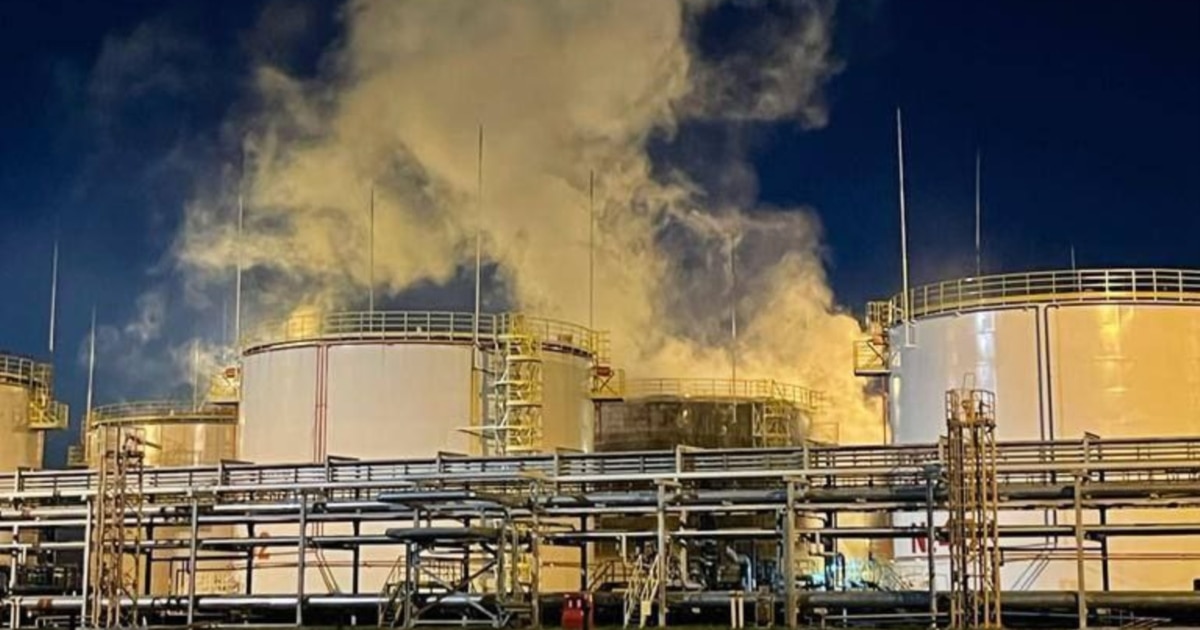 Уламки безпілотника впали на територію НПЗ у Краснодарському краї