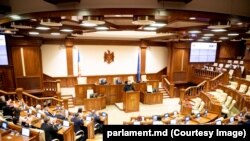 Președintele Radei Supreme a Ucrainei, Ruslan Stefanciuk, susține un discurs în ședința plenară a Parlamentului Republicii Moldova, 30 noiembrie. 