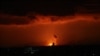 Чад и оган во градот Рафа во јужниот дел на Појасот Газа по израелското бомбардирање на 29 јануари 2024 година.
