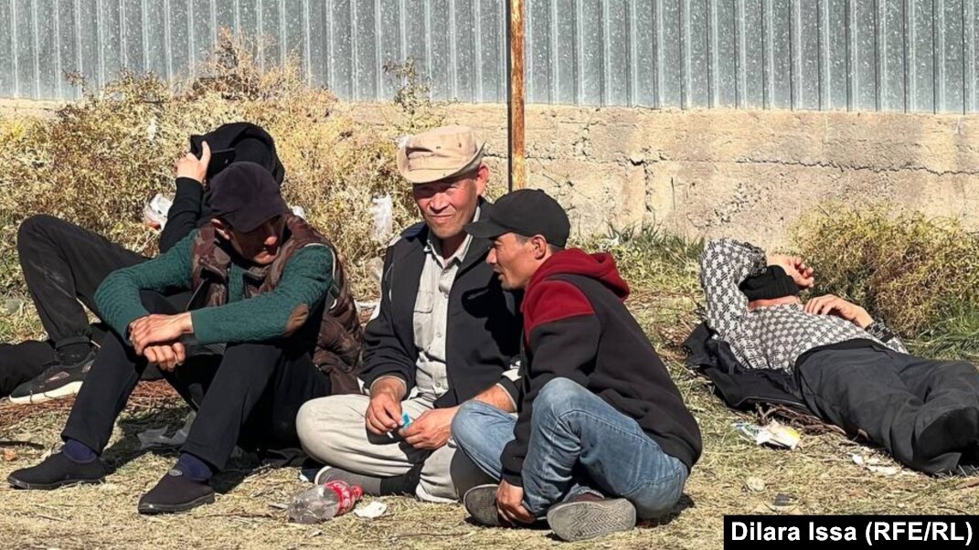 Back Capital 2 порно фильмін қараңыз Arthouse эротика және порнографиялық фильмдер