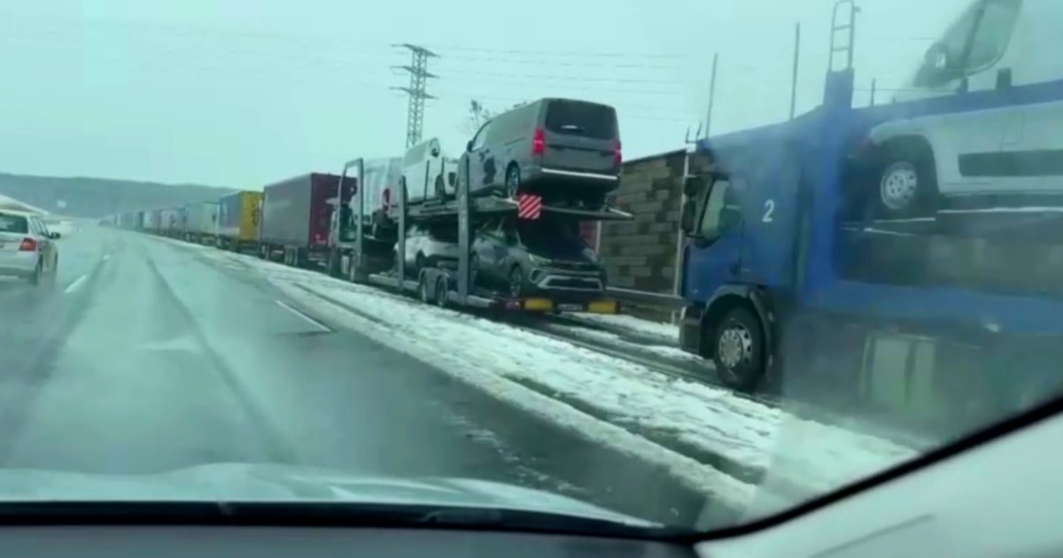 Slovak Truckers Clog Ukraine Border