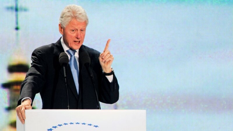 Ish-presidenti amerikan, Bill Clinton viziton Shqipërinë