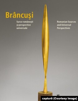 Catalogul bilingv al expoziției Brâncuși. Surse Românești și perspective universale. Pe copertă, Pasărea în văzduh, lucrare adusă din colecția Peggy Guggenheim.