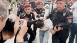 «Ազատության» տեսախցիկը ֆիքսել է, թե ինչպես են ոստիկանները Սայաթ-Նովա-Աբովյան փողոցների խաչմերուկից բերման ենթարկում ակցիայի մասնակցին, 13-ը մայիսի, 2024թ․