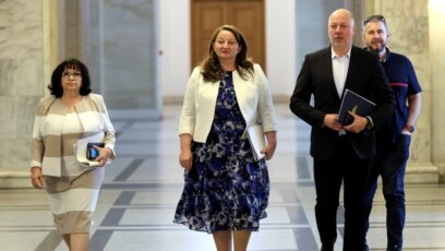 ГЕРБ СДС потвърди че няма да участва в правителство с третия