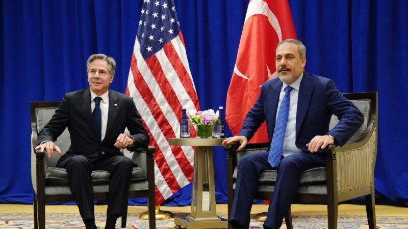 Šef turske diplomatije i Blinken razgovarali o incidentu s obaranjem drona