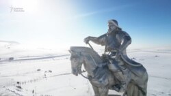 Кооптуу коңшулук: Эки оттун ортосундагы Монголия 