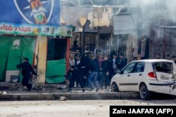 Palestinci u sukobu s izraelskim snagama u izbegličkom kampu Balata na Zapadnoj obali, 21. novembar 2023.