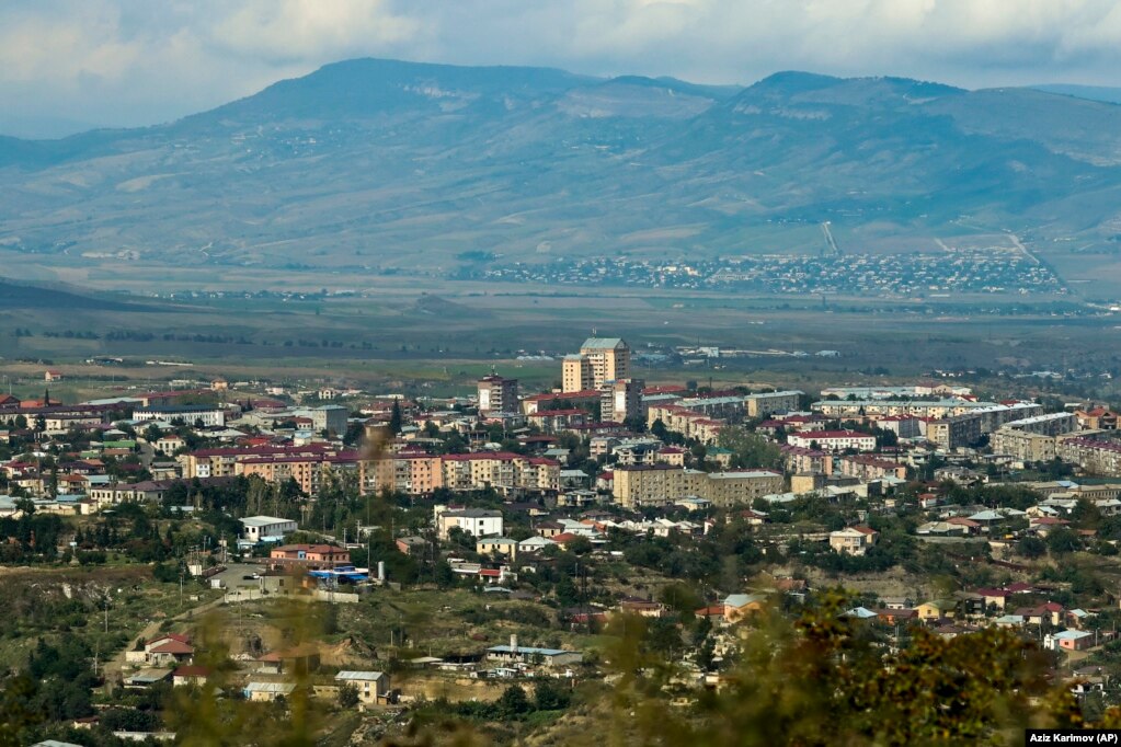 L'ufficio presidenziale di Xankendi Azerbaigian ha detto che Baku ha presentato un piano per la "reintegrazione" della popolazione.  di etnia armena nella regione, rilevando che "l'uguaglianza dei diritti e delle libertà, inclusa la sicurezza, è garantita a tutti indipendentemente dalla loro appartenenza etnica, religiosa o linguistica".