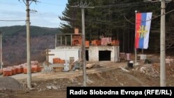 Gradilište na oko 25 kilometara od Srebrenice, uz regionalni put koji vodi do Skelana na istoku Bosne i Hercegovine uz granicu sa Srbijom. 11. mart 2024.
