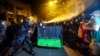 Полиция использует перцовый газ при разгоне протестующих против законопроекта об "иноагентах", Тбилиси, 30 апреля 2024 года