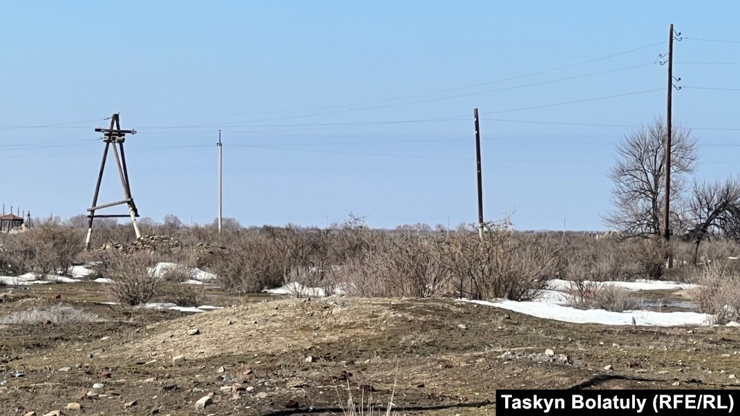 BDSM ер орган суспензия порно фотосуреттер