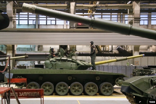 Росія, Свердловська область. Нижній Тагіл. Танк Т-72Б3 у механозбірному цеху «Уралвагонзаводу». Фото «ТАСС»