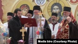 Mitropolit Srpske pravoslavne crkve u Crnoj Gori Joanikije kazao je da su Crnogorci bili "lakomi na sječenje turskih glava i da je "to negdje i danas prisutno u nama" (liturgija u Podgorici, arhiva)