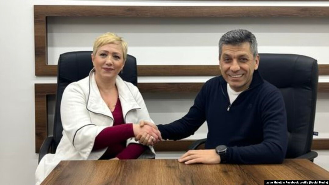 Членката на централното собрание на Алијанса за Албанците, Роланда Превала Кадриу и пратеникот Изет Меџити. 