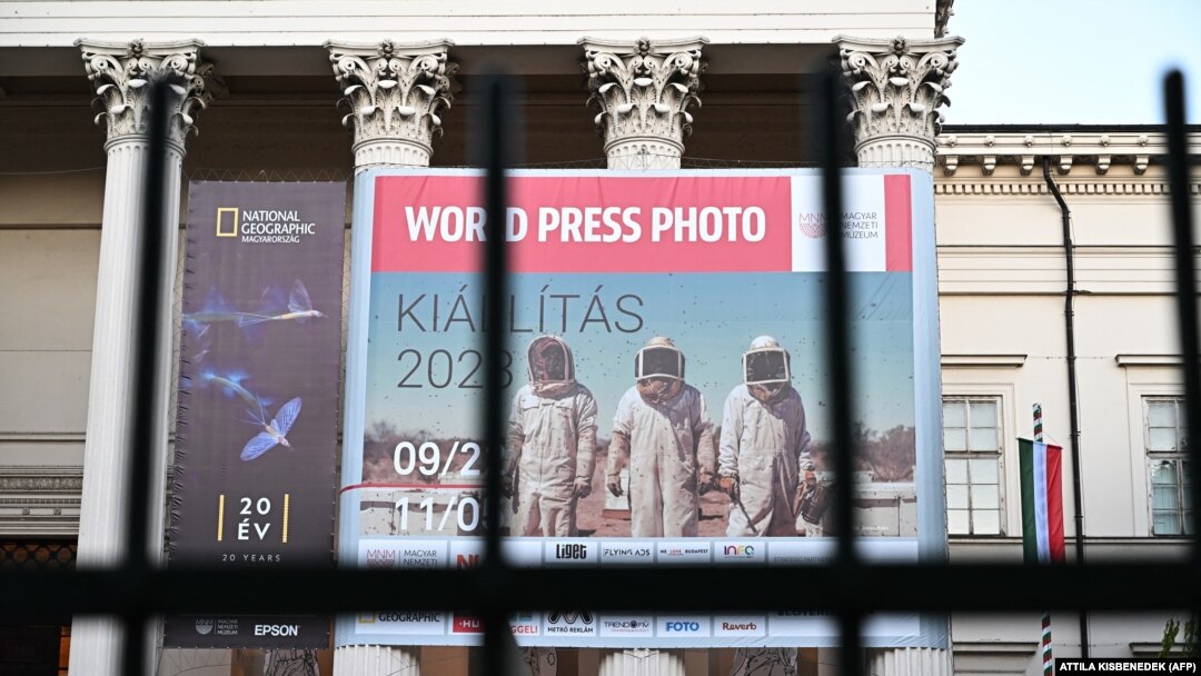 Плакат од изложбата World Press Photo exhibition во унгарскиот национален музеј во Будимпешта 