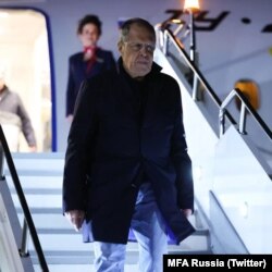 Kryediplomati rus, Sergei Lavrov, pas arritjes në Maqedoni të Veriut.