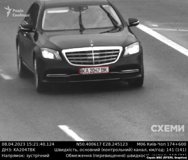 8 квітня 2023 року. Владислав Трубіцин на трасі за кермом Mercedes S600, яким 13 травня 2023 року залишив Україну. Джерело: сервіс МВС
