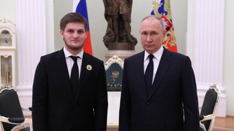 18-гадовага сына Кадырава прызначылі міністрам і ўручылі найвышэйшую ўзнагароду Чачні