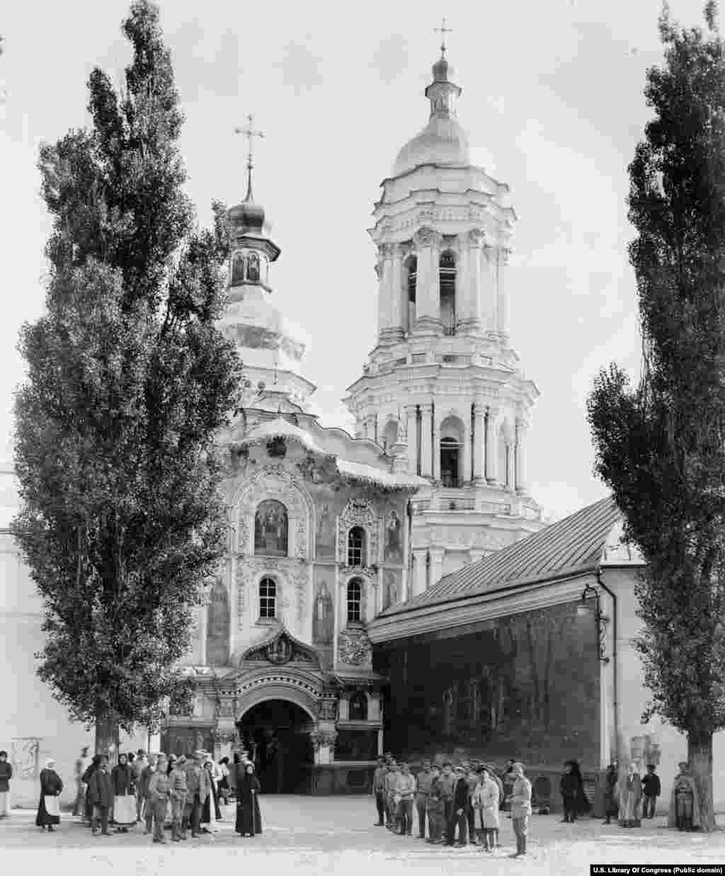 The main entrance to the lavra complex photographed in 1918. According to Orthodox Christian lore, soon after the death of Jesus, traveling apostle Andrew pointed to the elevated western bank of today&rsquo;s Dnieper River where the lavra now stands and vowed that &quot;God&#39;s grace will shine on these hills. There will be a great city here and God will build many churches.&quot; &nbsp;
