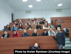 Арслан Рымбаев с однокурсниками