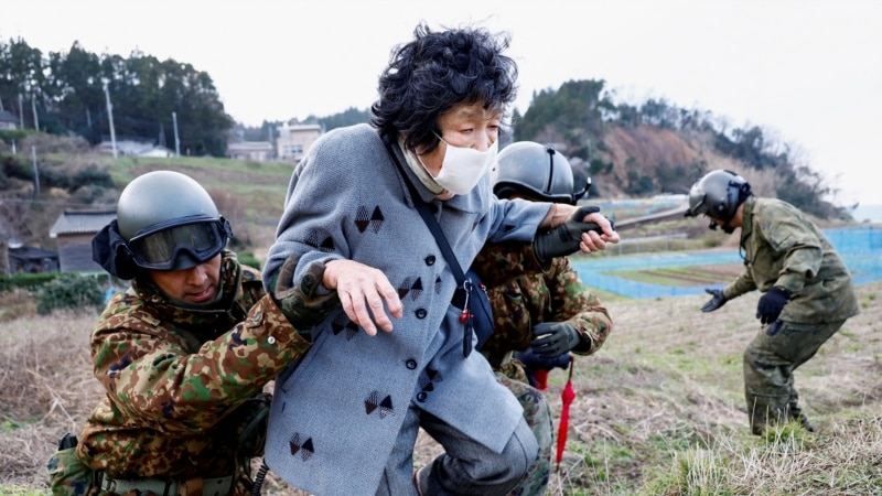 Žena od 90 godina pronađena živa u ruševinama pet dana nakon potresa u Japanu