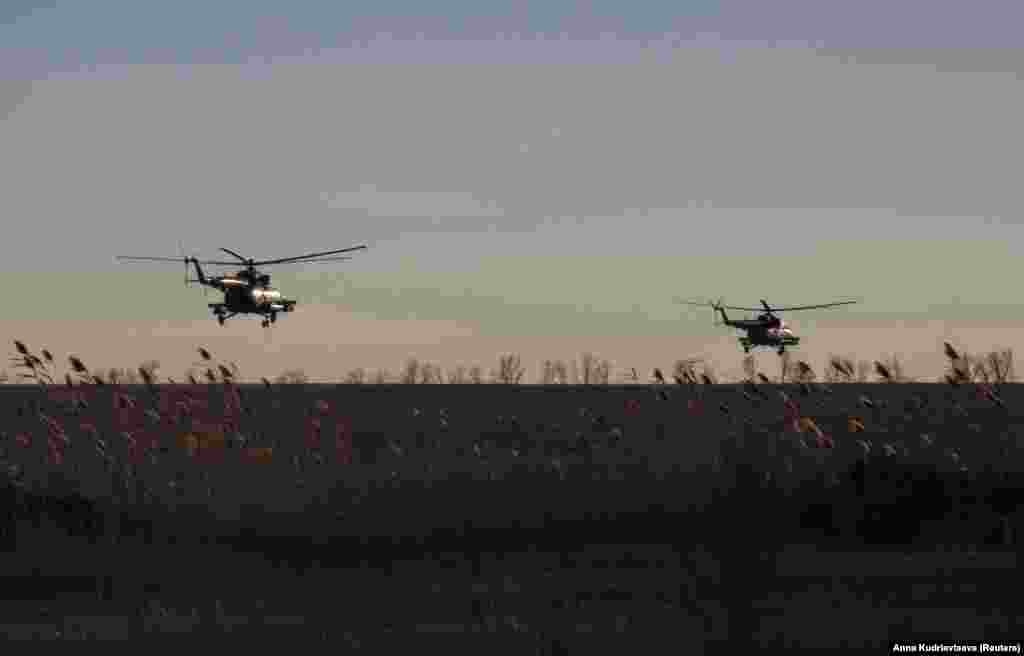Гелікоптери ЗСУ над полем біля Бахмуту &nbsp;