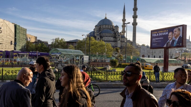 Türkmen migrantlary türk deportasiýa merkezinde ýene ýenjildi
