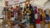 برگزاری نمایشگاه صنایع دستی زنان در مزار شریف؛ زنان از کمرنگ بودن بازار فروش شکایت دارند