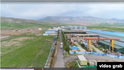 По словам чиновников, нефтеперерабатывающий завод, построенный Китаем в родном районе таджикского президента Эмомали Рахмона, готов к запуску. Но где он возьмёт сырьё?