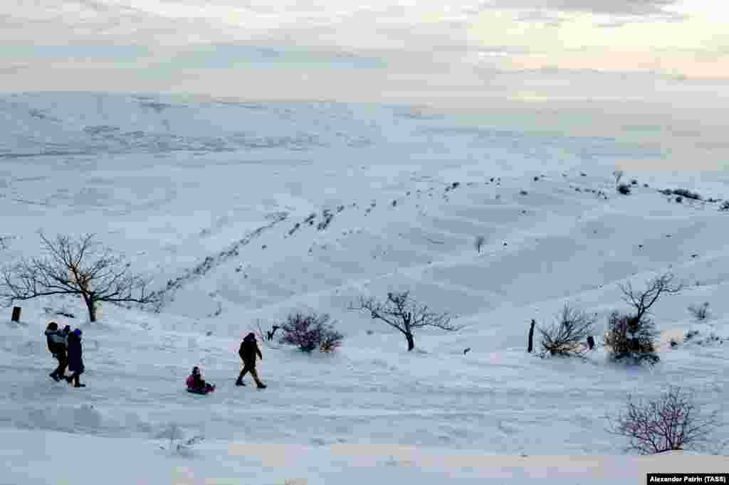 People take a walk in Armenia&#39;s Jrvezh Forest Park.&nbsp;